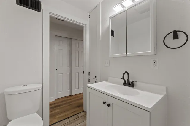 $259,900 | 27644 East Fawn River Road, Sturgis, MI 49091