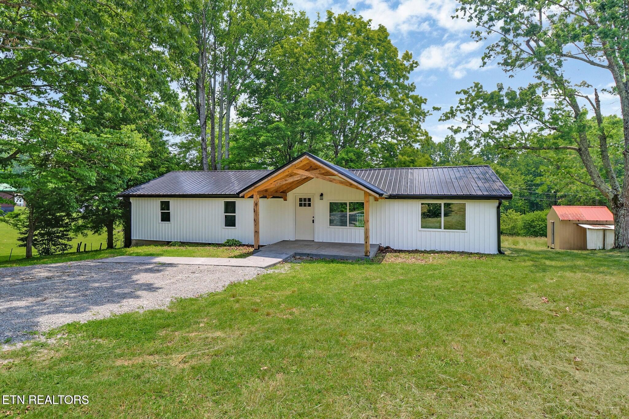 1095 Franklin Road Jamestown, TN 38556 - Photo 5 of 31 Gallery Image 5