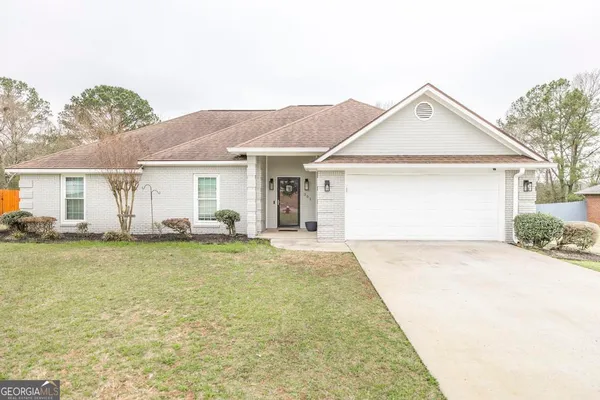 $285,000 | 301 Bowen Drive, Warner Robins, GA 31088
