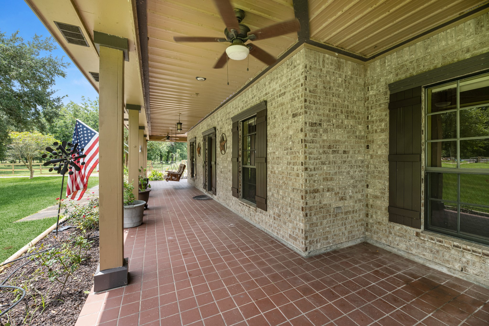 17126 County Road 39 Rosharon, TX 77583 - Photo 15 of 47 a view of a pathway door with an outdoor space