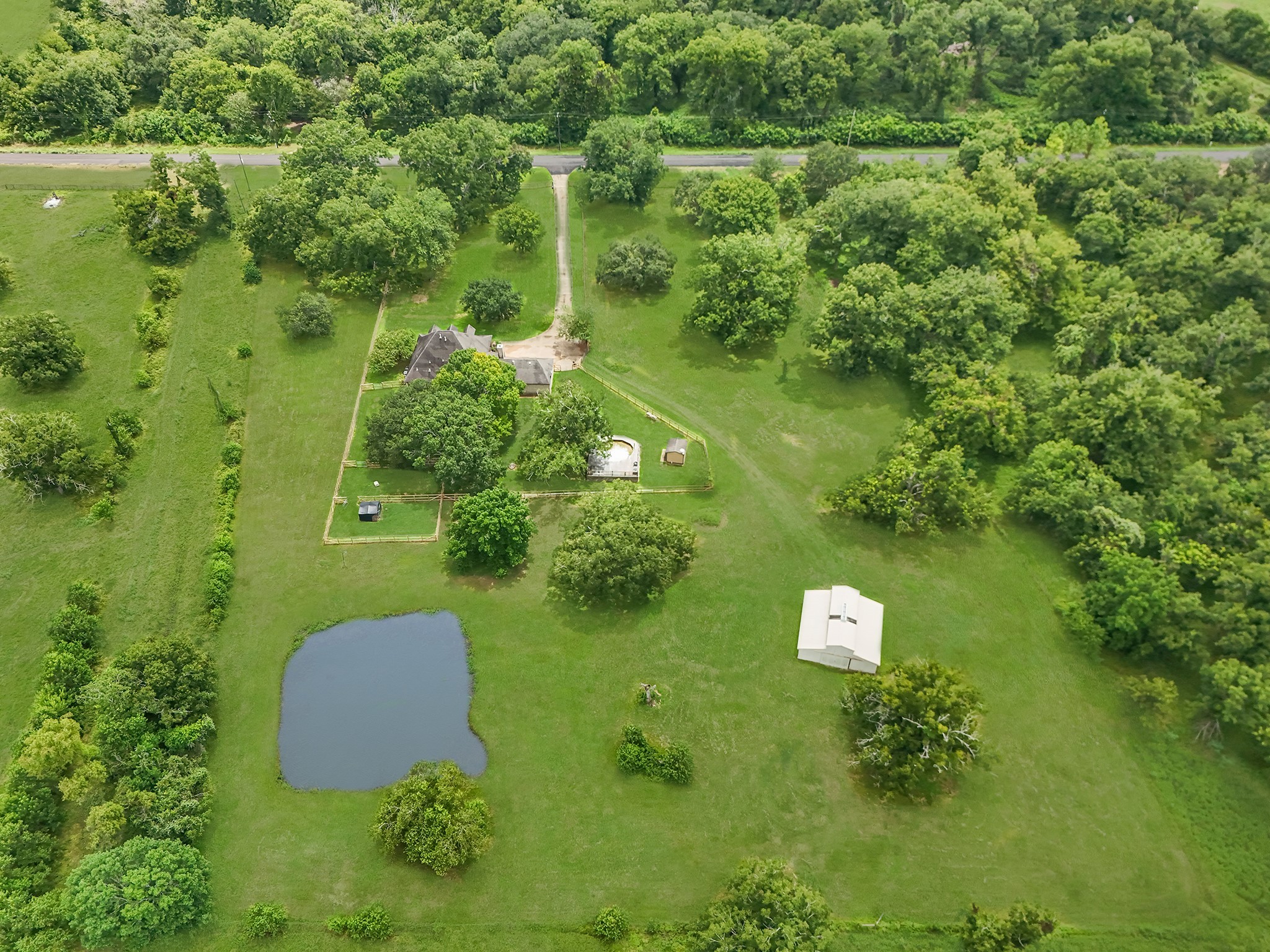 17126 County Road 39 Rosharon, TX 77583 - Photo 19 of 47 a view of a garden with a lake view