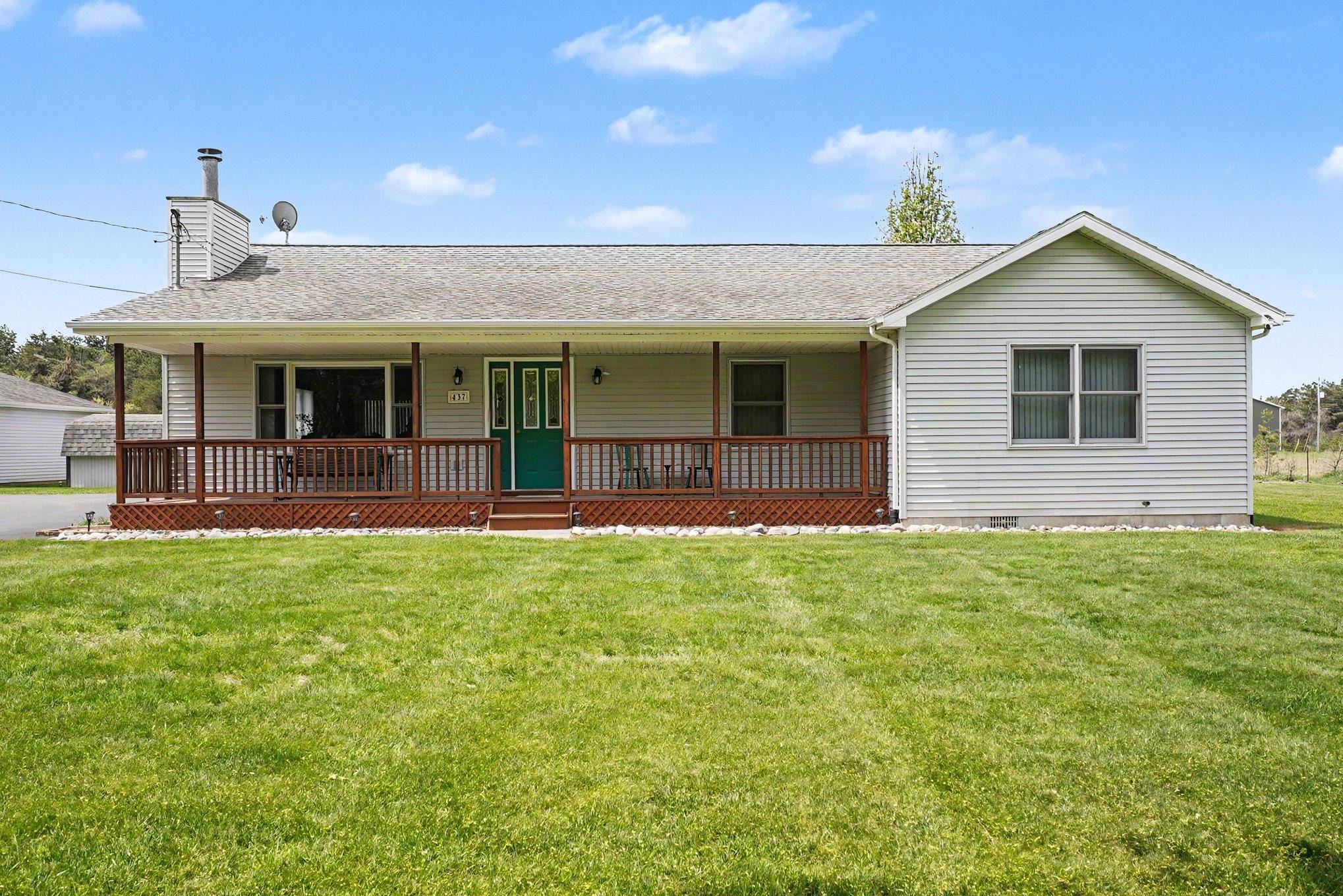 437 4th Street Lupton, MI 48635 - Photo 2 of 33