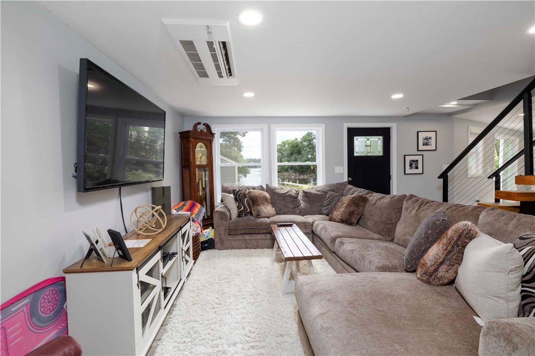 193 Pinehaven Road Coventry, RI 02816 - Photo 8 of 34