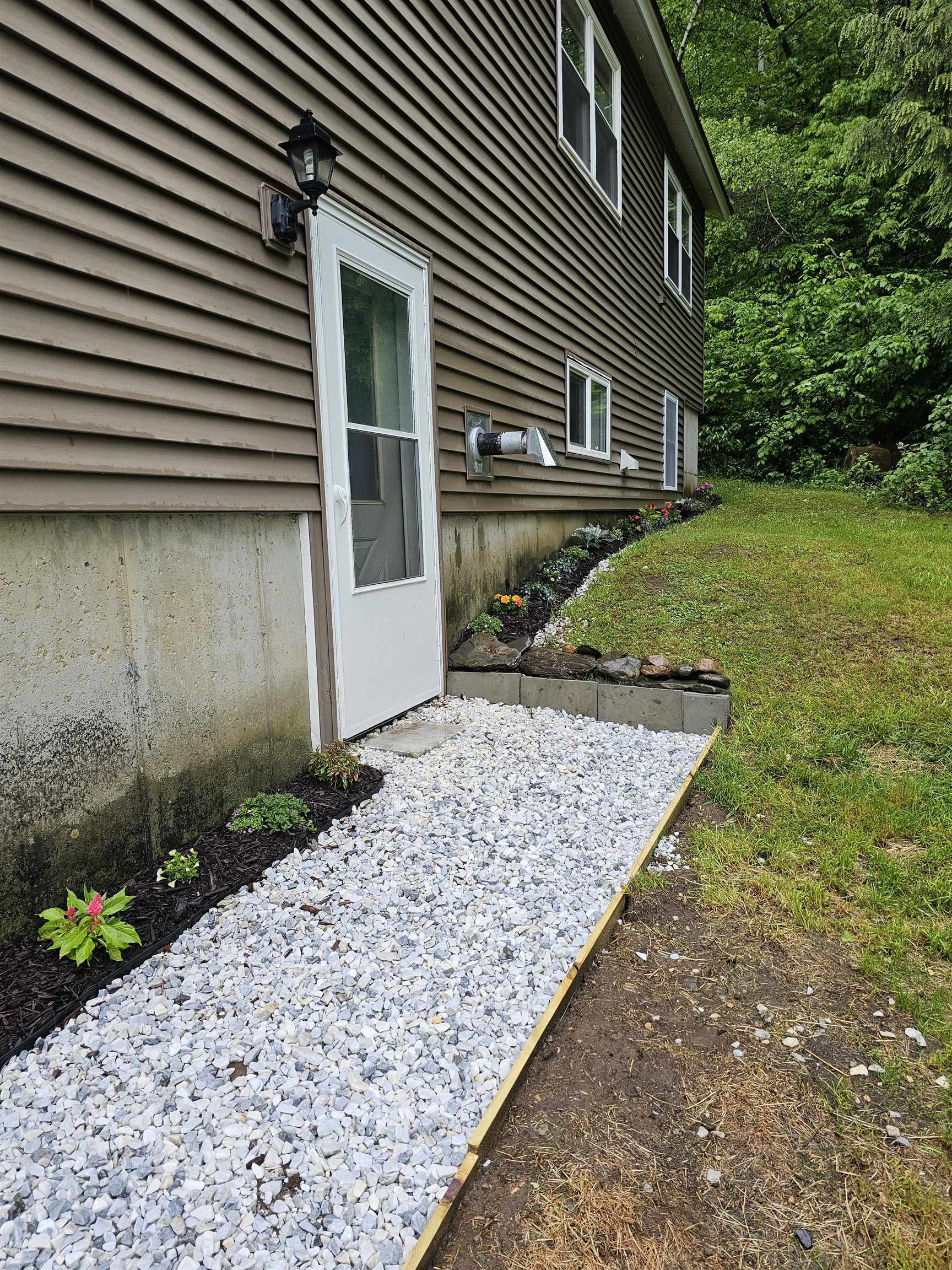 2817 Huntington Road Richmond, VT 05477 - Photo 7 of 37