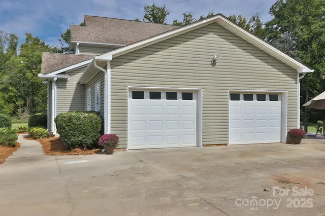 $625,000 | 3137 Yorkshire Lane, Boonville, NC 27011