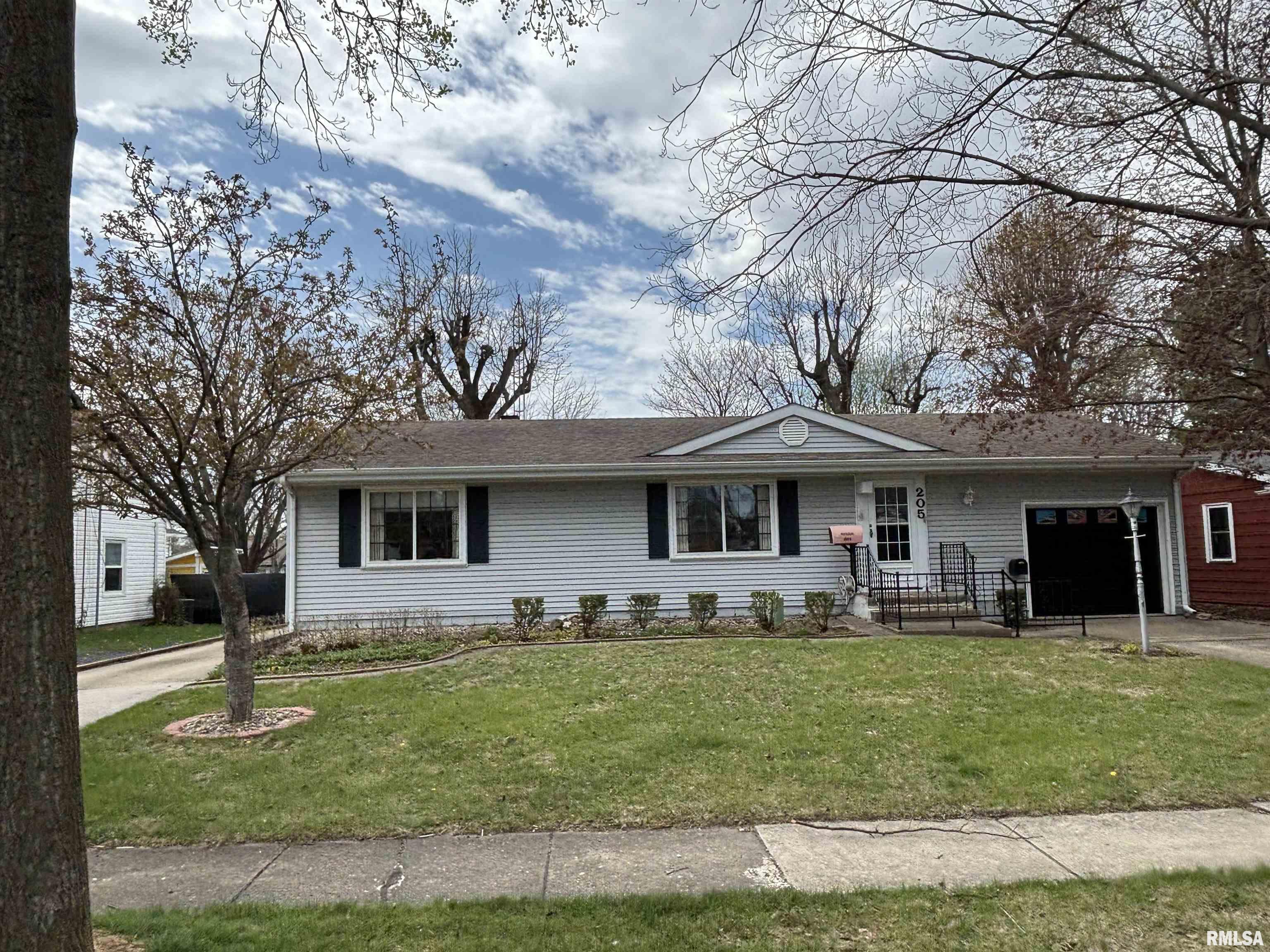 205 Sherwood Way Bloomington, IL 61701 - Photo 4 of 25