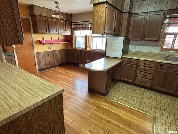 $165,000 | 205 Sherwood Way, Bloomington, IL 61701