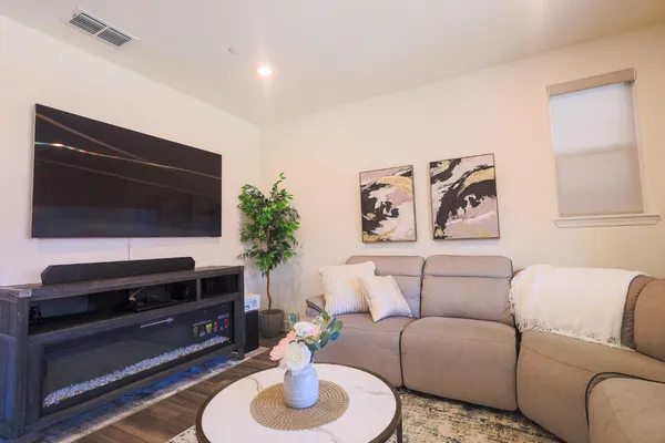 $639,900 | 5718 Harveston Way, Sacramento, CA 95835