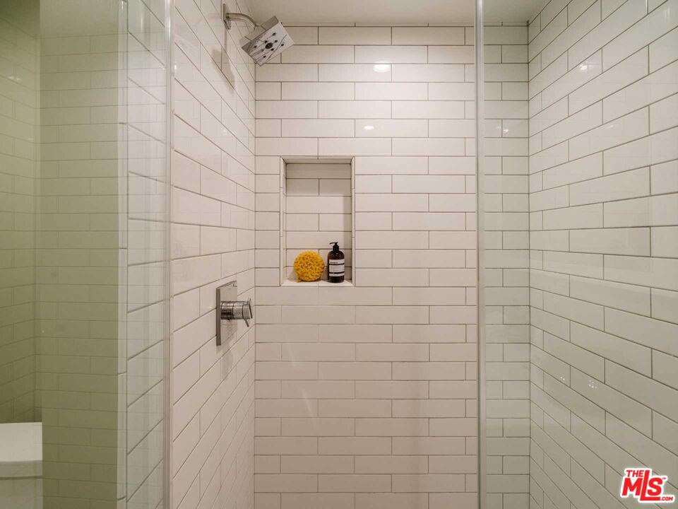 318 North Maple Drive, Unit 408 Beverly Hills, CA 90210 - Photo 11 of 12