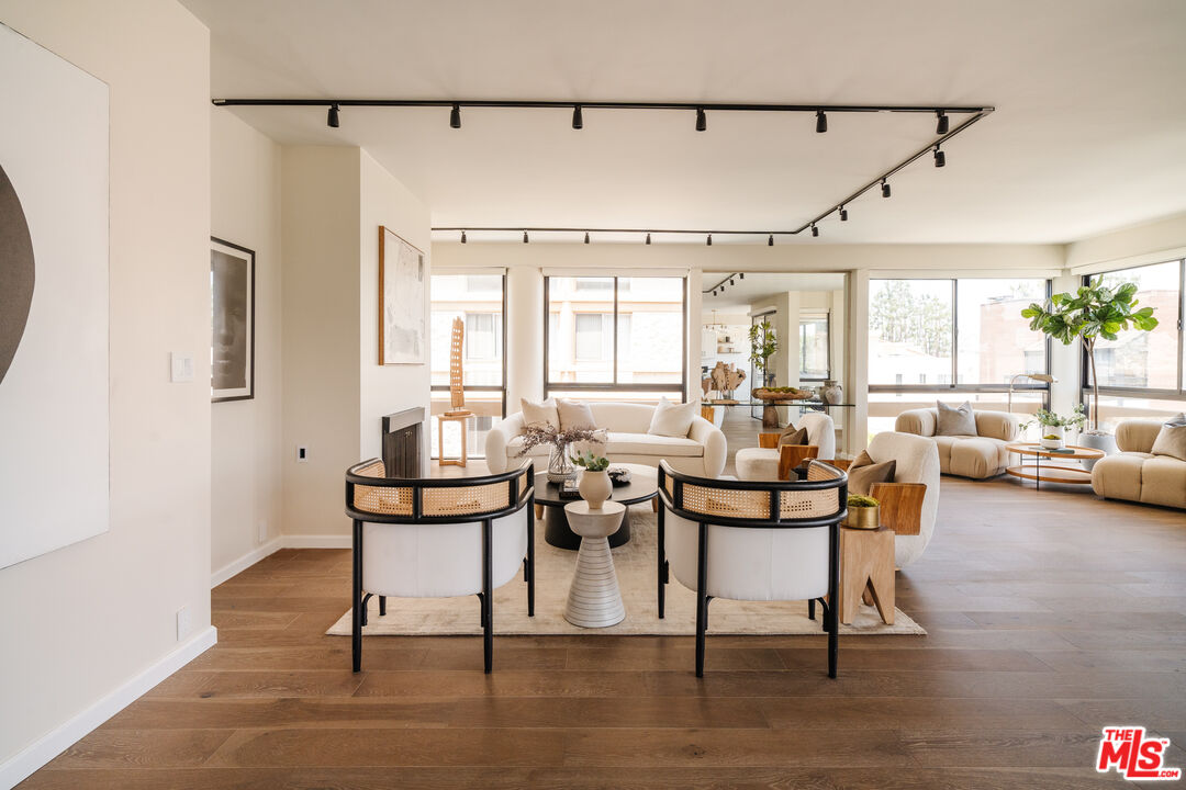 318 North Maple Drive, Unit 408 Beverly Hills, CA 90210 - Photo 2 of 12