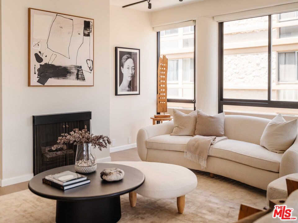 318 North Maple Drive, Unit 408 Beverly Hills, CA 90210 - Photo 3 of 12