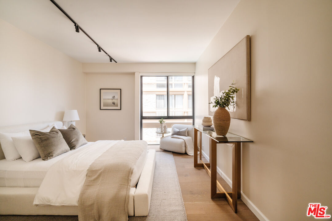 318 North Maple Drive, Unit 408 Beverly Hills, CA 90210 - Photo 7 of 12