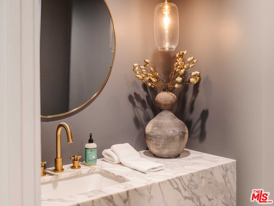 318 North Maple Drive, Unit 408 Beverly Hills, CA 90210 - Photo 8 of 12