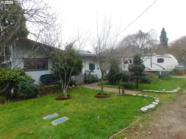 $320,000 | 181 Northeast Ecklund Street, Canyonville, OR 97417