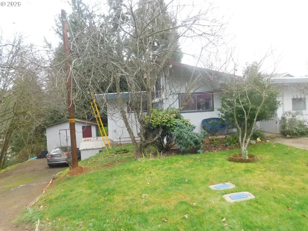 $320,000 | 181 Northeast Ecklund Street, Canyonville, OR 97417