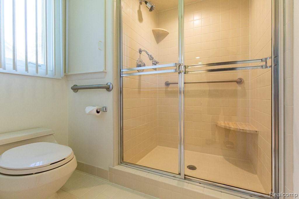 5630 Ridgewood Road West Bloomfield, MI 48322 - Photo 31 of 64