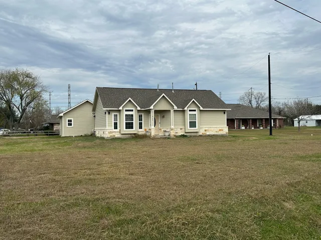 $1 | 825 Mossey Drive, La Porte, TX 77571