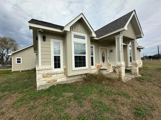 $1 | 825 Mossey Drive, La Porte, TX 77571