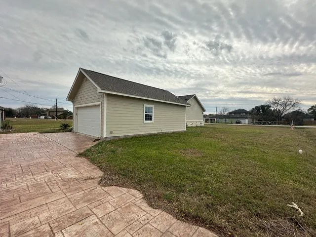$1 | 825 Mossey Drive, La Porte, TX 77571