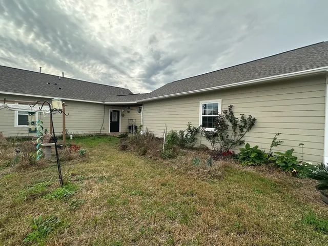 $1 | 825 Mossey Drive, La Porte, TX 77571