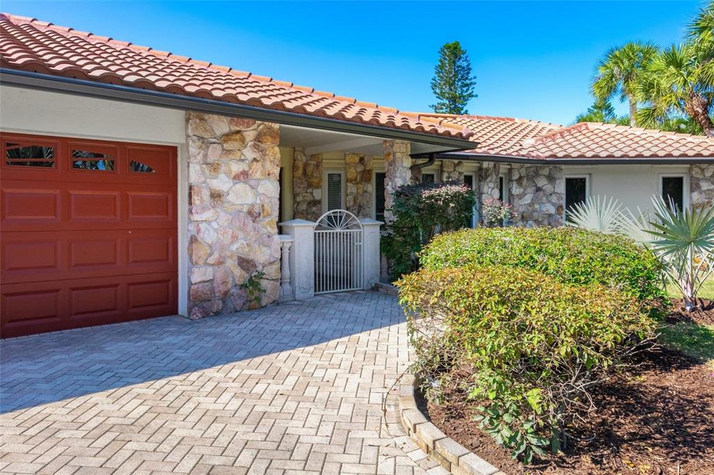 5456 Azure Way Sarasota, FL 34242 - Photo 3 of 44