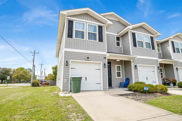 $2,000 | 6001 Royal Port Court, Pensacola, FL 32526