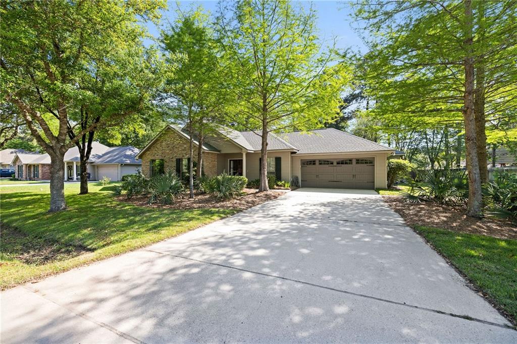 232 Ruelle Du Chene Drive Madisonville, LA 70447 - Photo 2 of 37