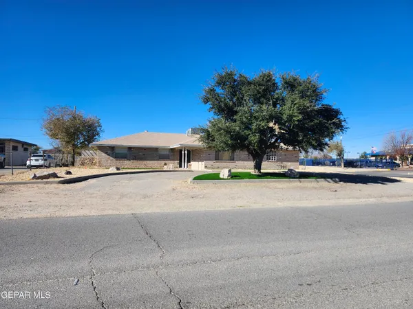 $262,550 | 631 Mike Maros Street, Fabens, TX 79838
