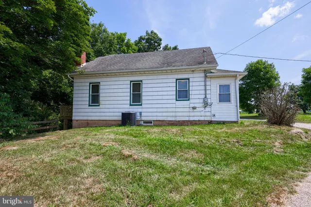 $229,900 | 206 Bentz Mill Road, Wellsville, PA 17365