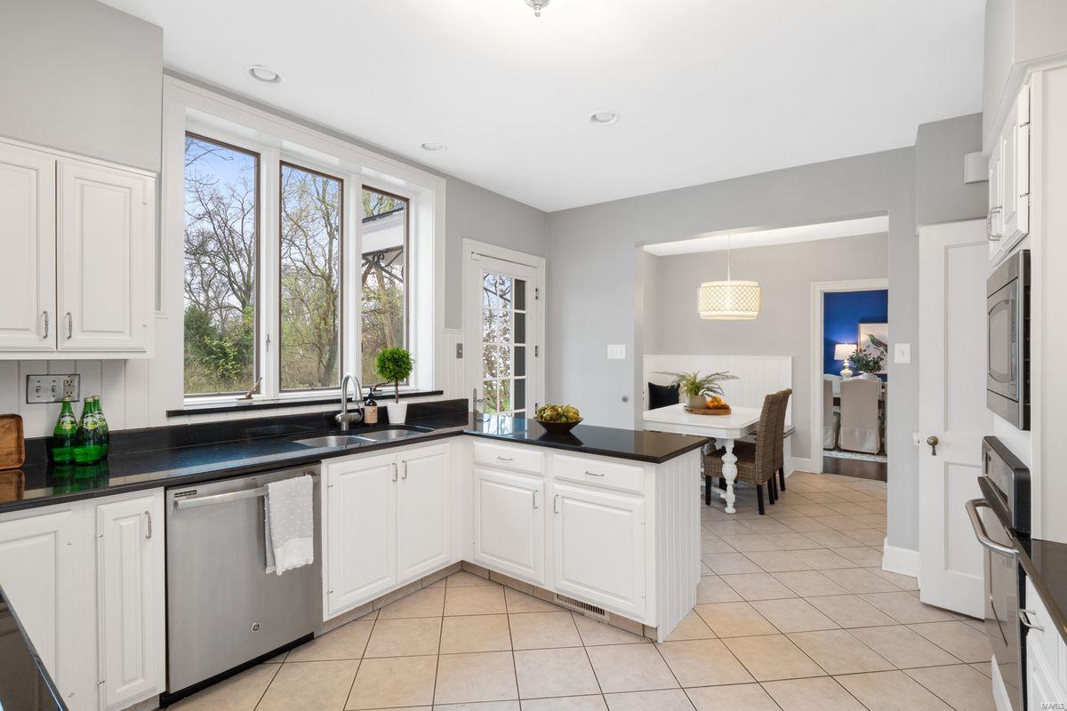 12 Dromara Road St. Louis, MO 63124 - Photo 9 of 26 Gallery Image 9