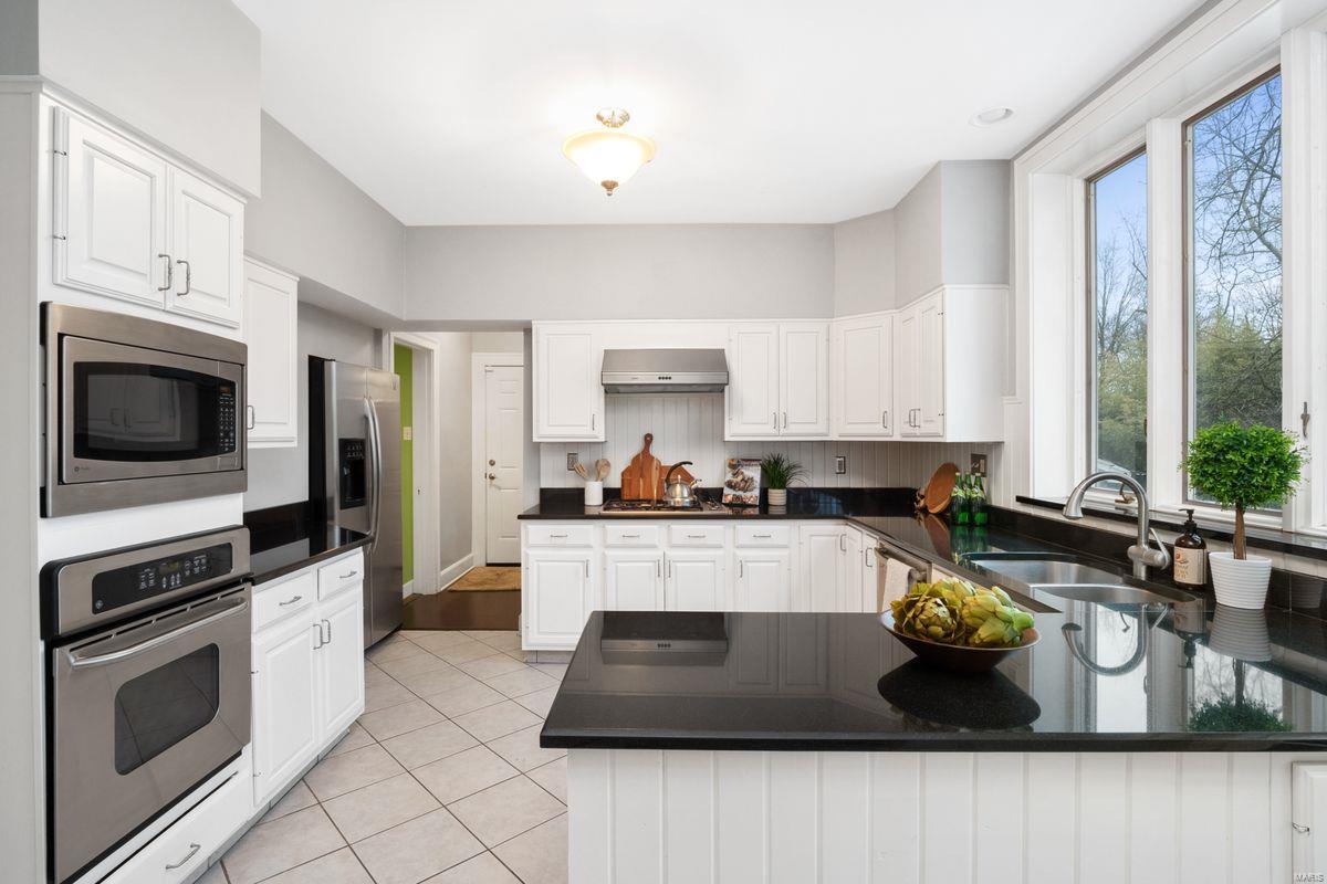 12 Dromara Road St. Louis, MO 63124 - Photo 10 of 26 Gallery Image 10