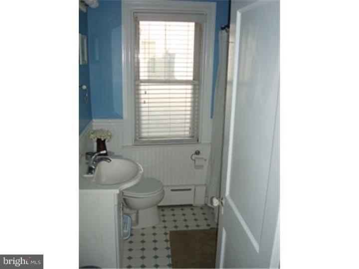158 Shelbourne Road Havertown, PA 19083 - Photo 11 of 16