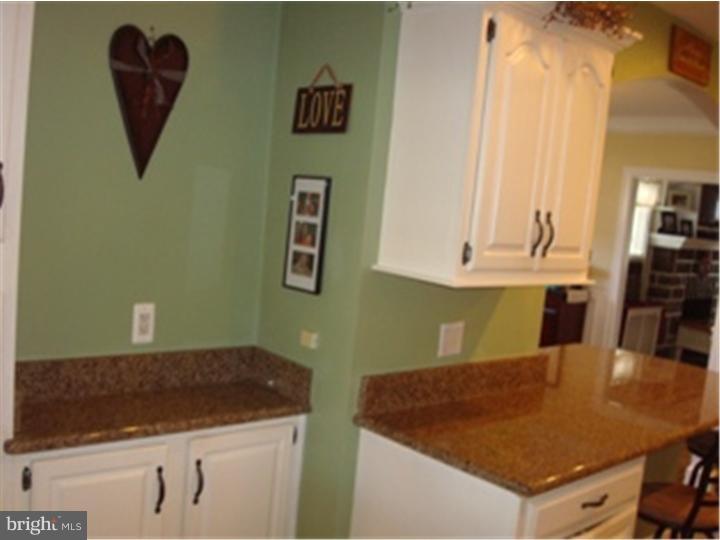 158 Shelbourne Road Havertown, PA 19083 - Photo 6 of 16