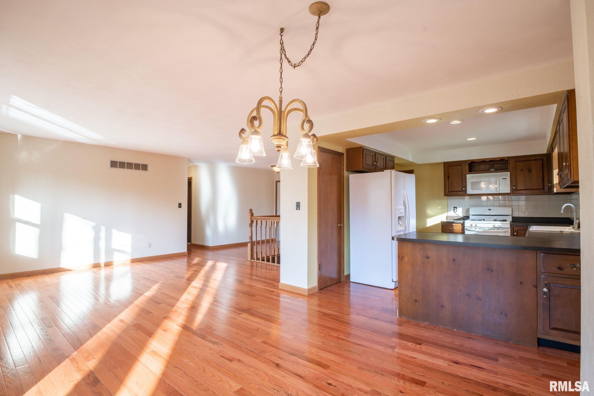9913 West Buckhaven Court Mapleton, IL 61547 - Photo 13 of 49 Gallery Image 13
