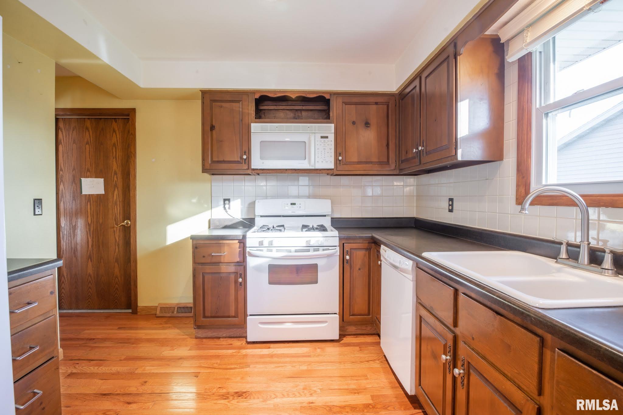 9913 West Buckhaven Court Mapleton, IL 61547 - Photo 15 of 49 Gallery Image 15