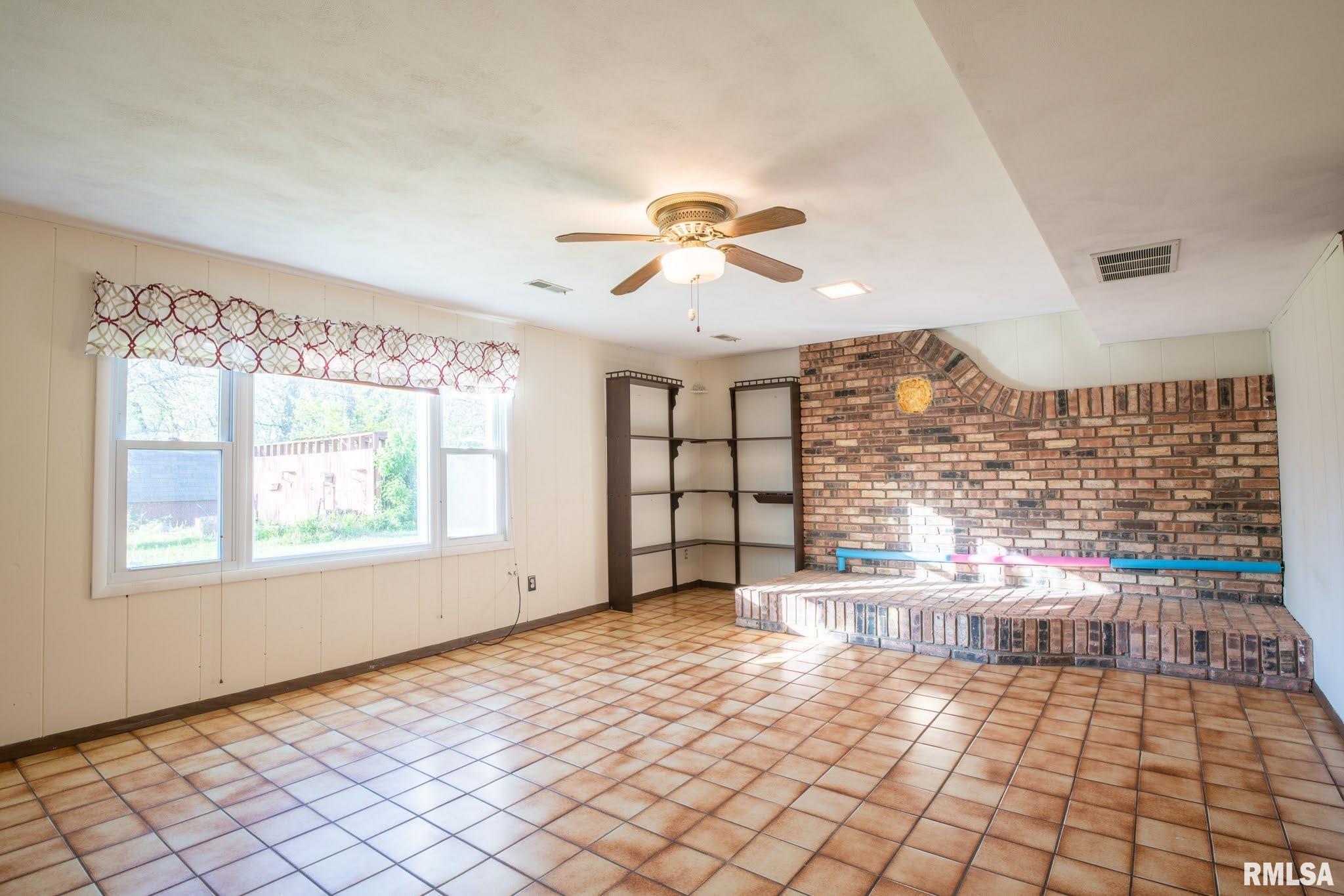 9913 West Buckhaven Court Mapleton, IL 61547 - Photo 5 of 49 Gallery Image 5