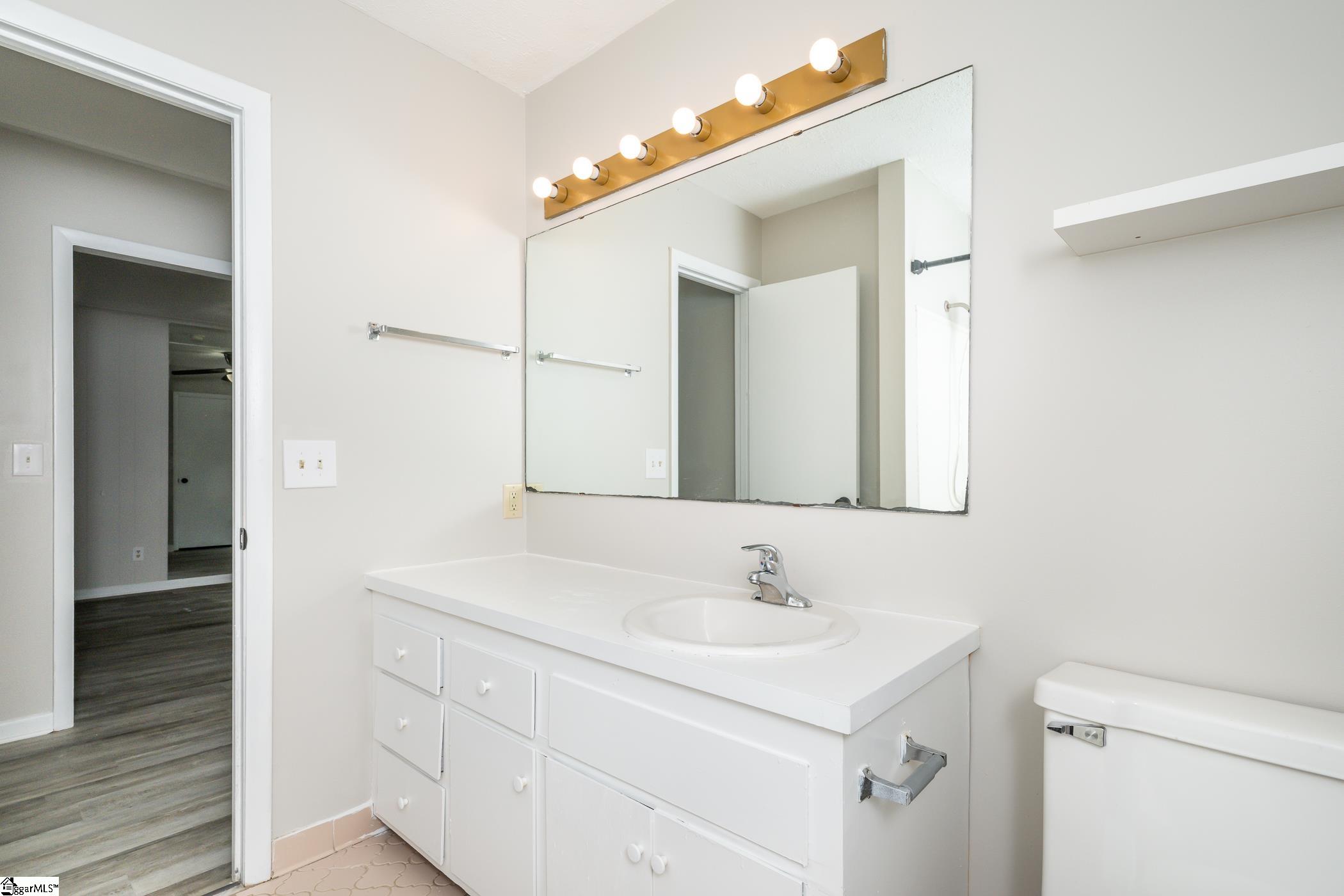 513 Old Central Road Clemson, SC 29631 - Photo 15 of 23 Gallery Image 15