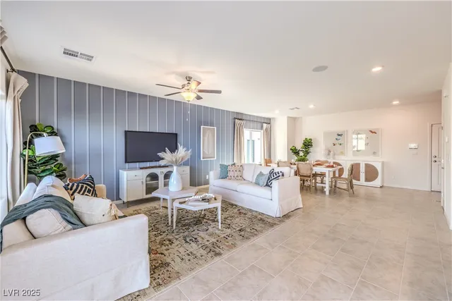 $472,990 | 6033 Sunshine Shores Street, Unit 8, North Las Vegas, NV 89081