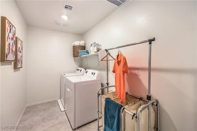 $472,990 | 6033 Sunshine Shores Street, Unit 8, North Las Vegas, NV 89081