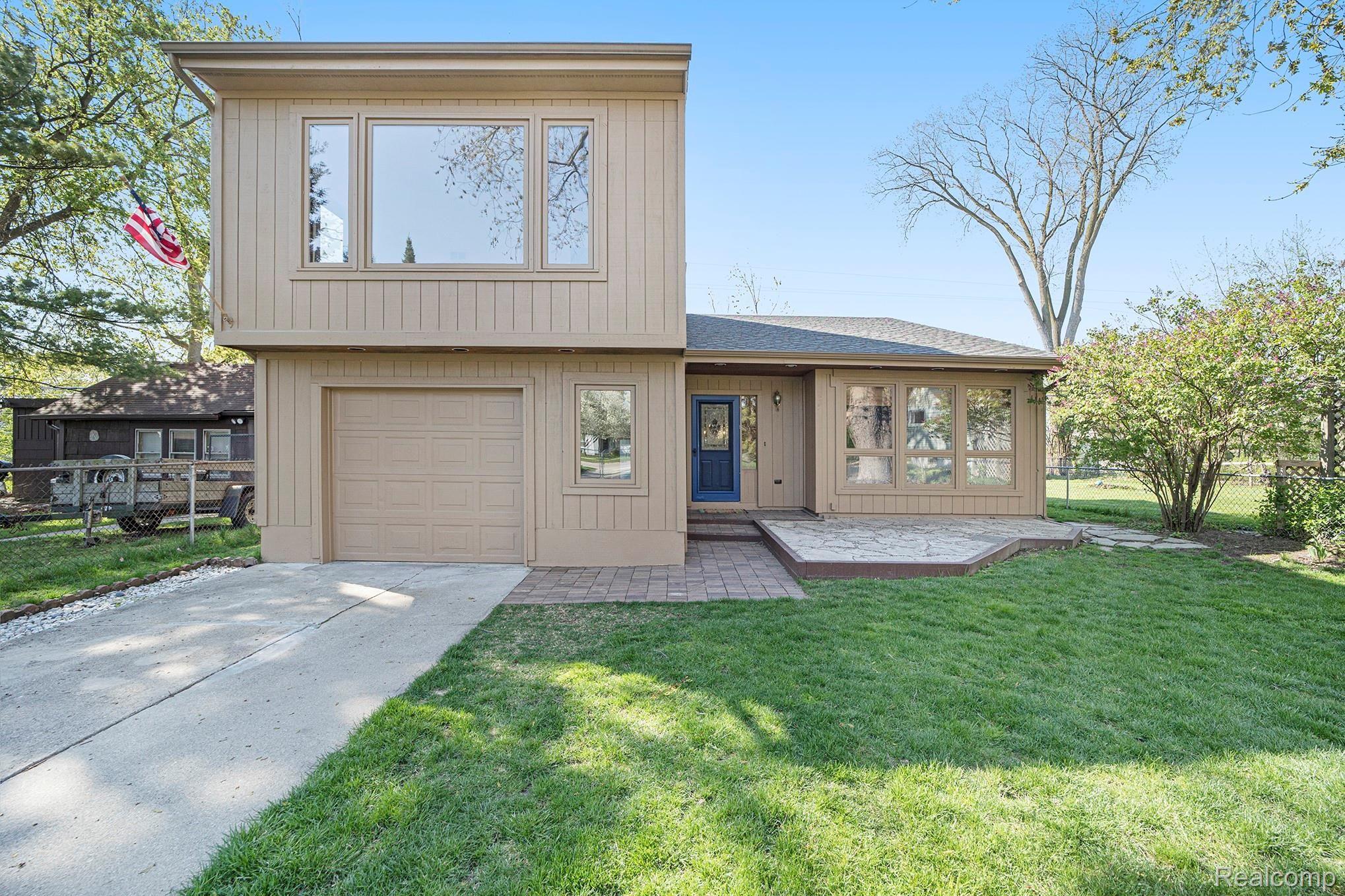 3627 Normandy Road Royal Oak, MI 48073 - Photo 1 of 29 017A7604.jpg
