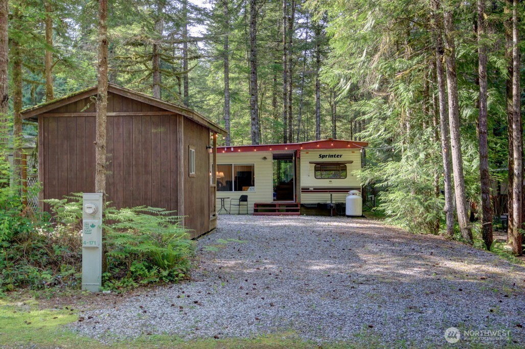 171-4 Christmas Tree Circle Maple Falls, WA 98266 - Photo 2 of 40