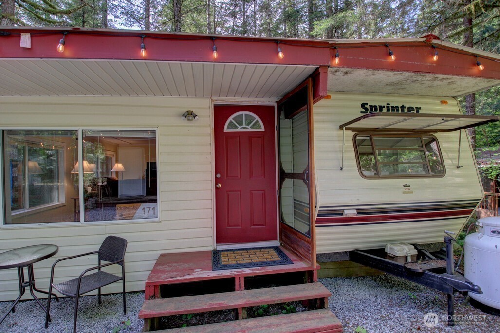 171-4 Christmas Tree Circle Maple Falls, WA 98266 - Photo 5 of 40