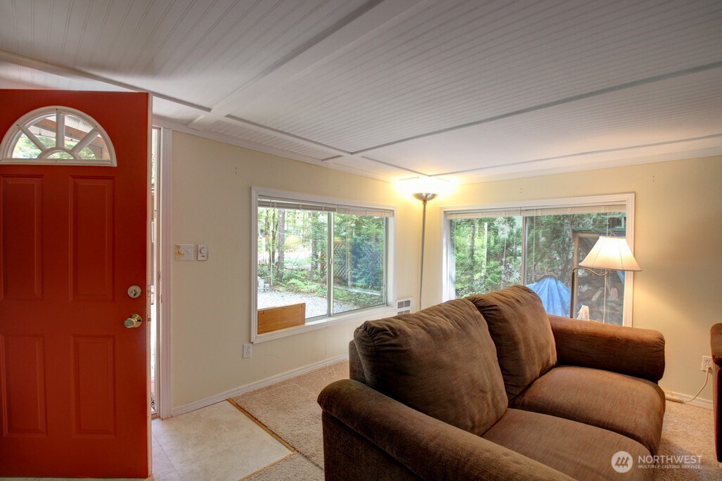 171-4 Christmas Tree Circle Maple Falls, WA 98266 - Photo 10 of 40