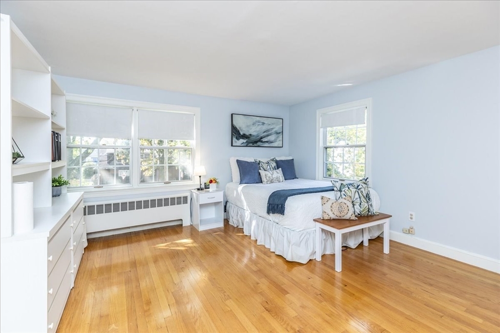 32 Glendale Road Marblehead, MA 01945 - Photo 28 of 42 a spacious bedroom with a bed and a window