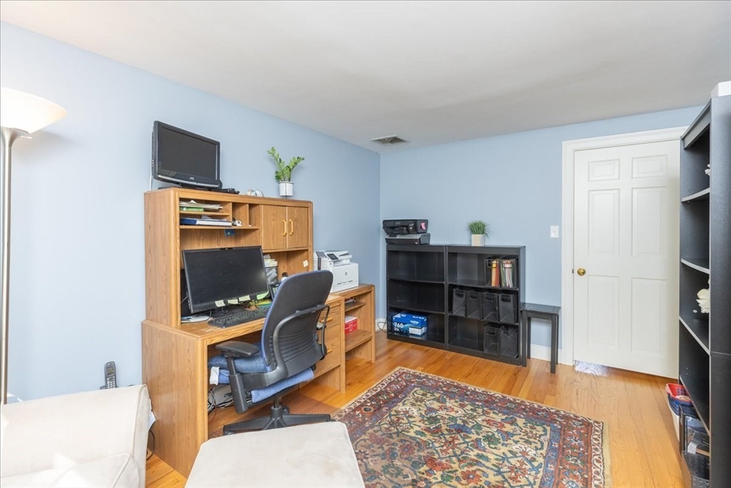 32 Glendale Road Marblehead, MA 01945 - Photo 29 of 42 a room with furniture and a flat screen tv