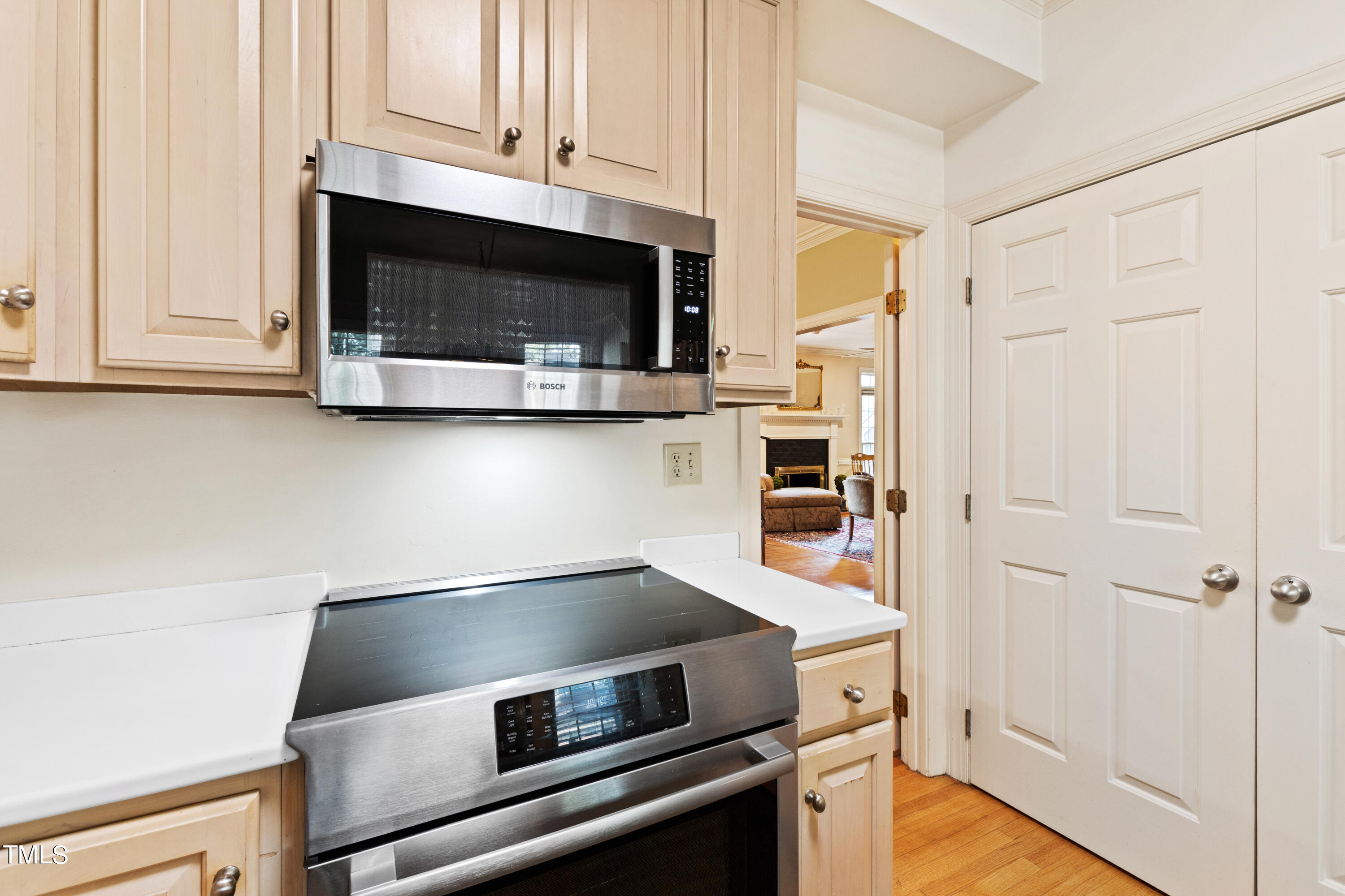 6007 Cobridge Square Raleigh, NC 27609 - Photo 10 of 41 Kitchen