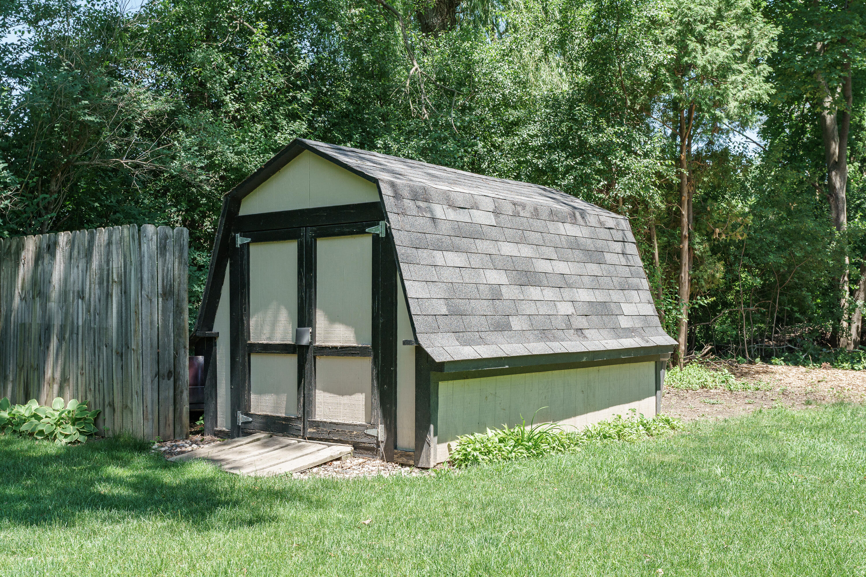 5600 South Kurtz Road Hales Corners, WI 53130 - Photo 7 of 59 10