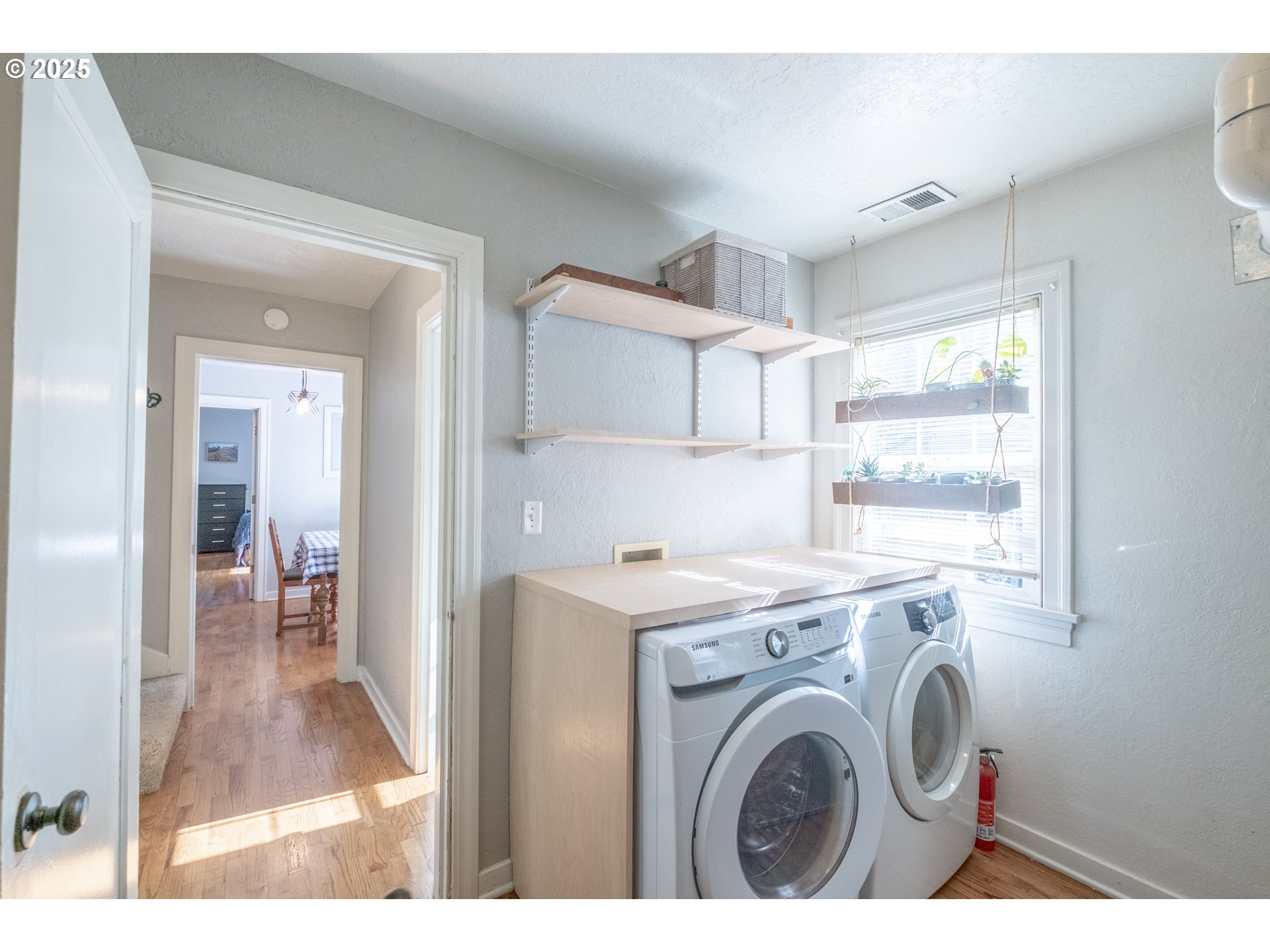 906 Southwest 11th Avenue Albany, OR 97321 - Photo 32 of 48 a view of kitchen with washer and dryer