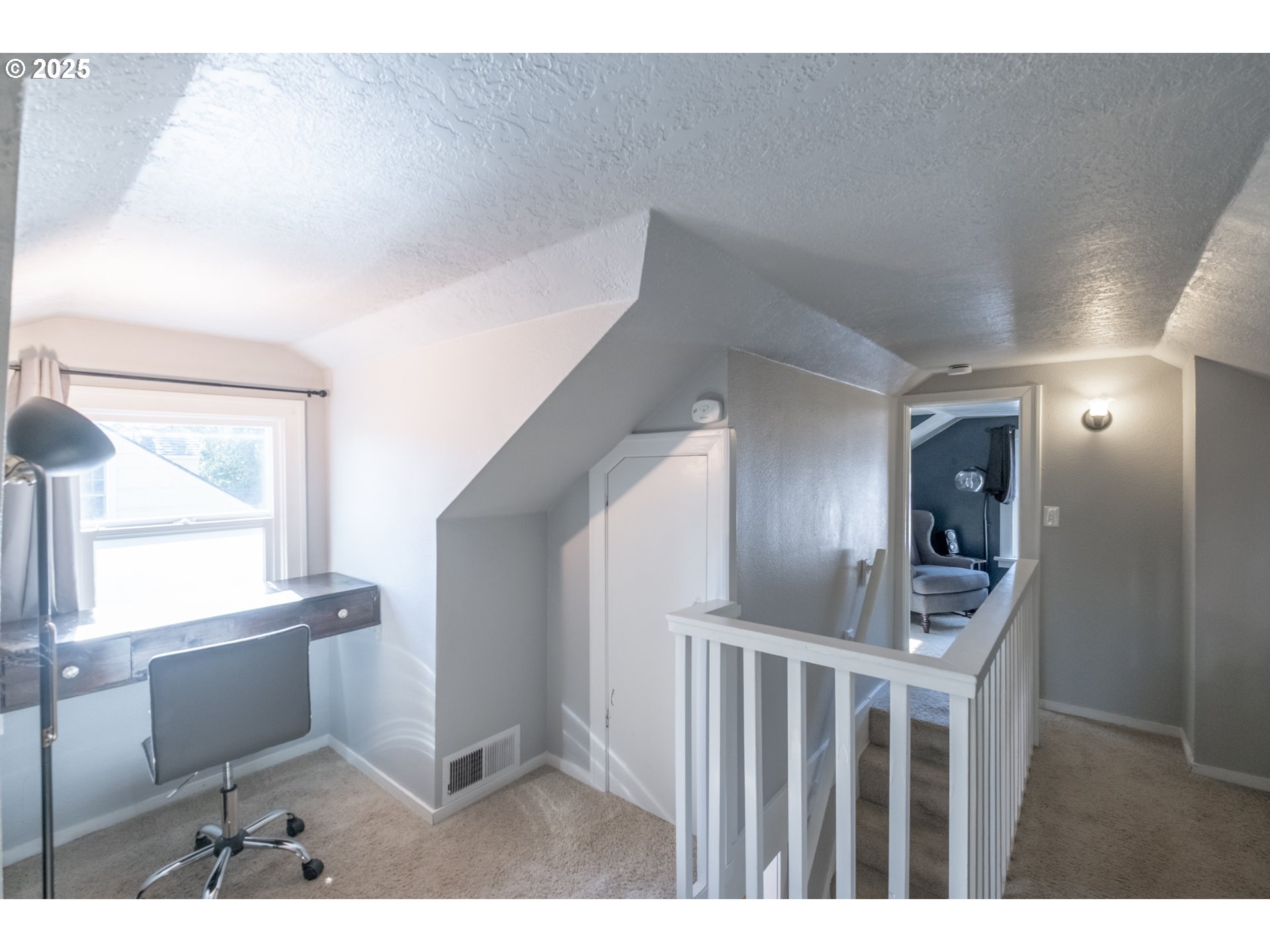 906 Southwest 11th Avenue Albany, OR 97321 - Photo 35 of 48 a view of hallway with stairs