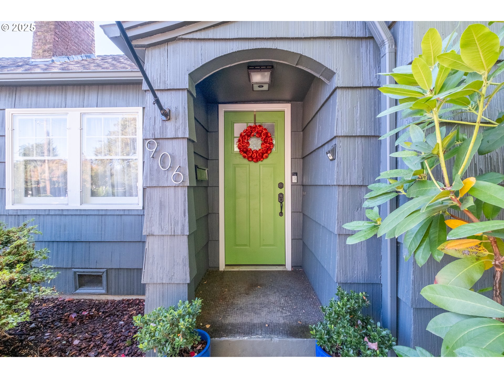 906 Southwest 11th Avenue Albany, OR 97321 - Photo 9 of 48 a view of a door of the house with a street
